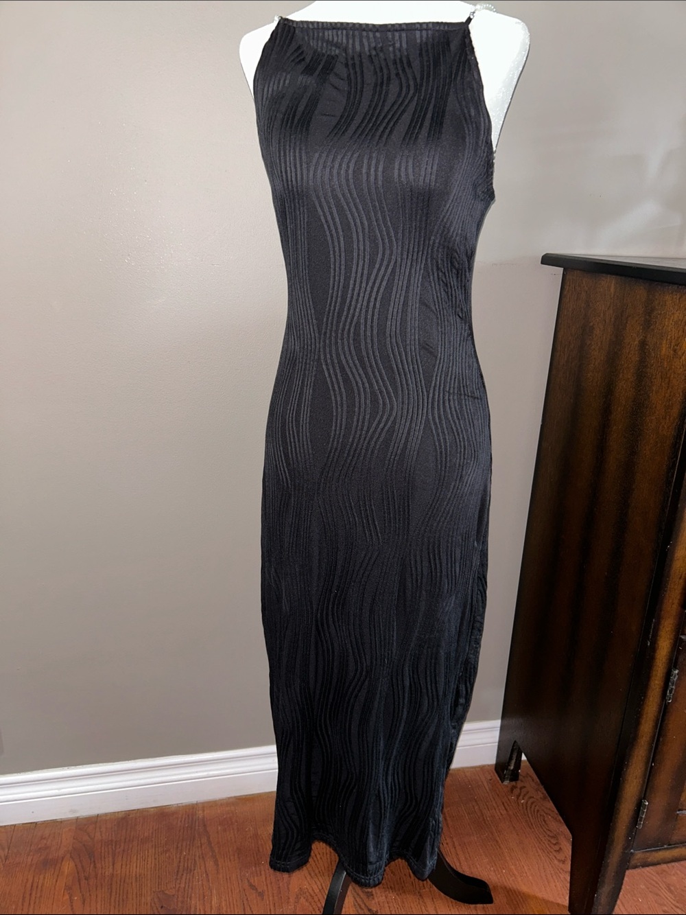 RIHOAS Black Wave-Texture Maxi Dress Size Medium